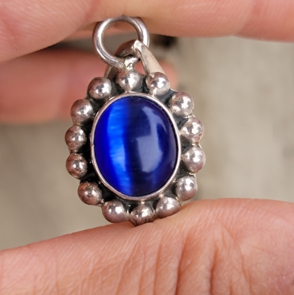 Southwestern 925 sterling silver vintage blue cat's eye necklace pendant - Picture 2 of 16